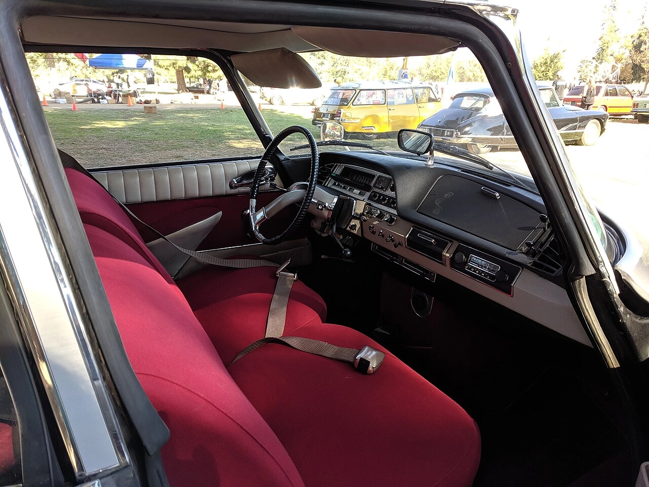 1965 Citroen DS 19 Pallas interior