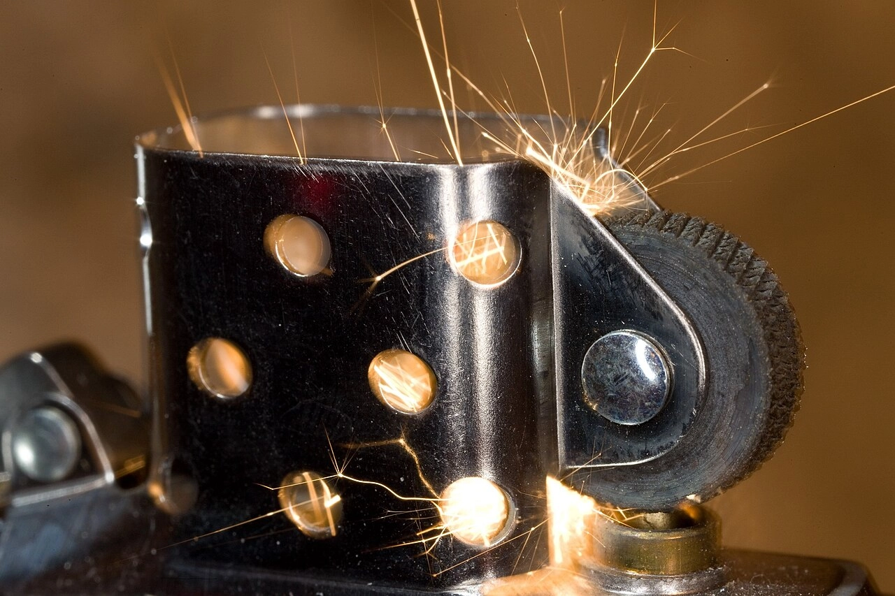 Zippo Detail